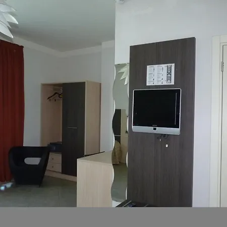 Lux 3* Módena